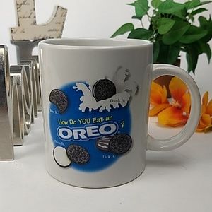 How do you eat an Oreo? 💙mug
